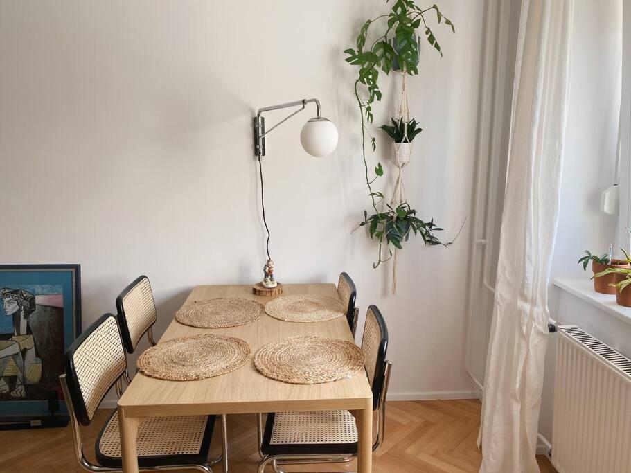 Cosy Apartment Tivoli Center Free Park リュブリャナ エクステリア 写真